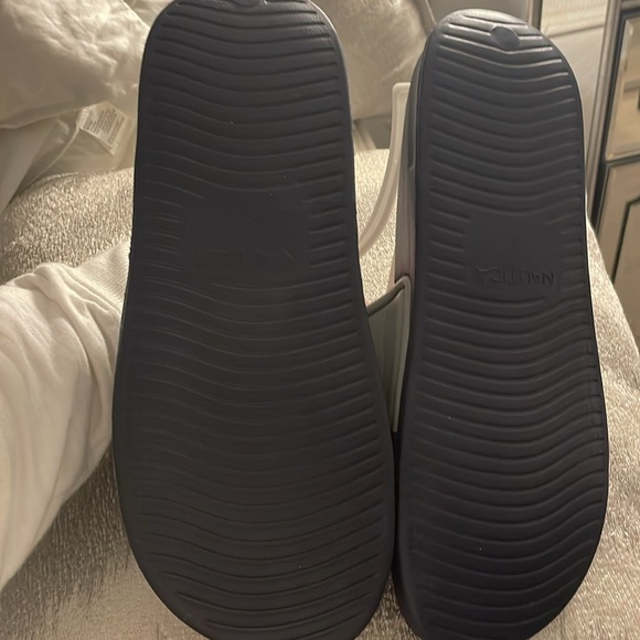 NWT Men’s Nautica Slides - Picture 4 of 4